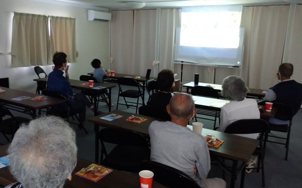 穴水町の仮設住宅の方々に憩いの場～映画上映とお好み焼き